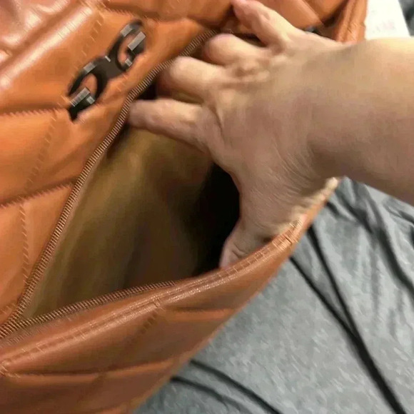 Gilda Paris quilted Weekender, brown perfect size for all the necessities. - Picture 4 of 7